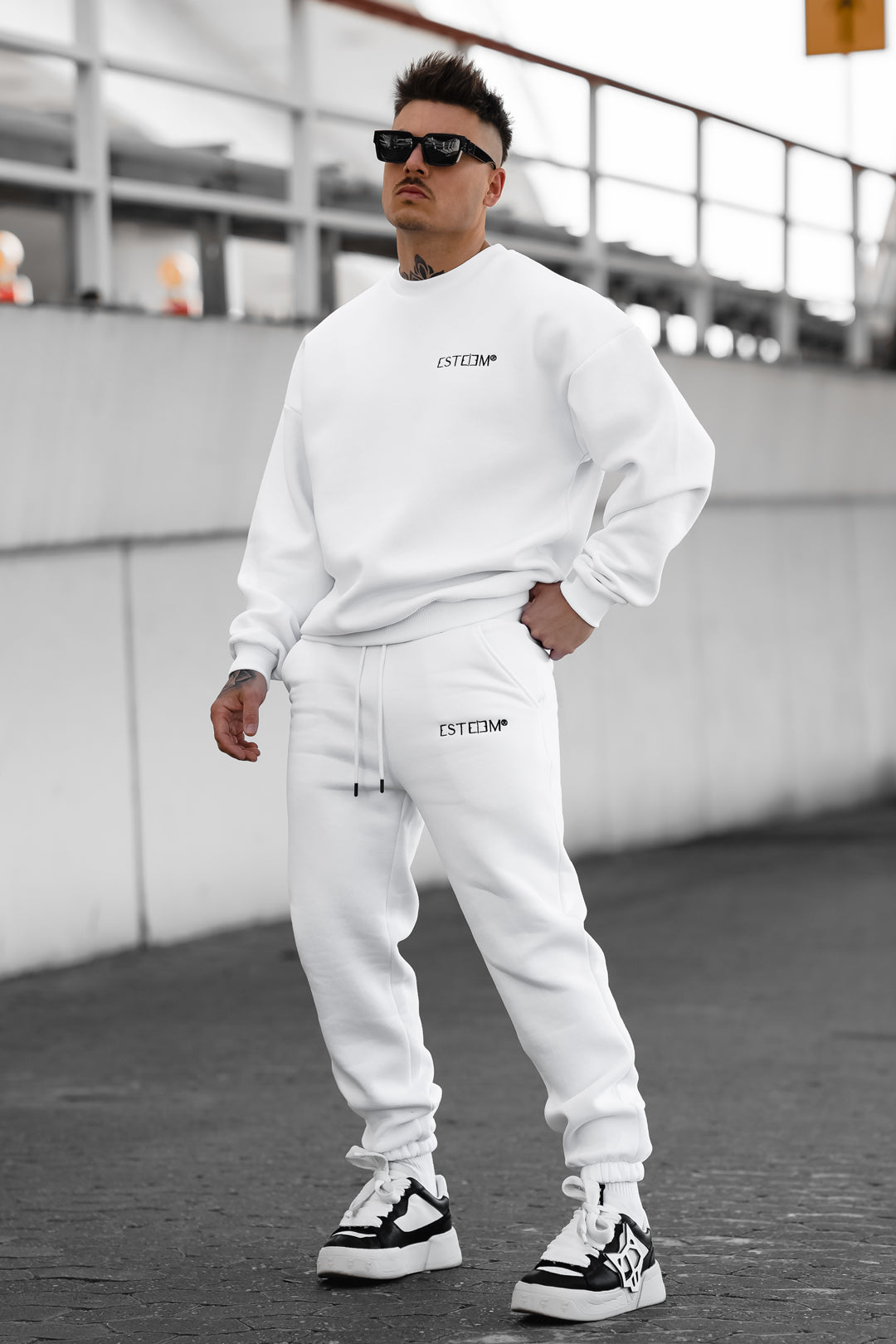 WHITE BASIC JOGGER