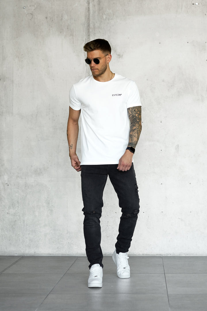 WHITE DISCREET TEE