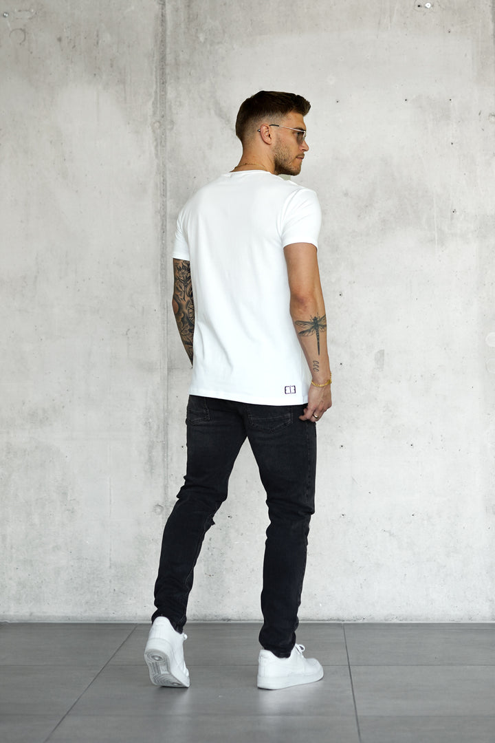 WHITE DISCREET TEE